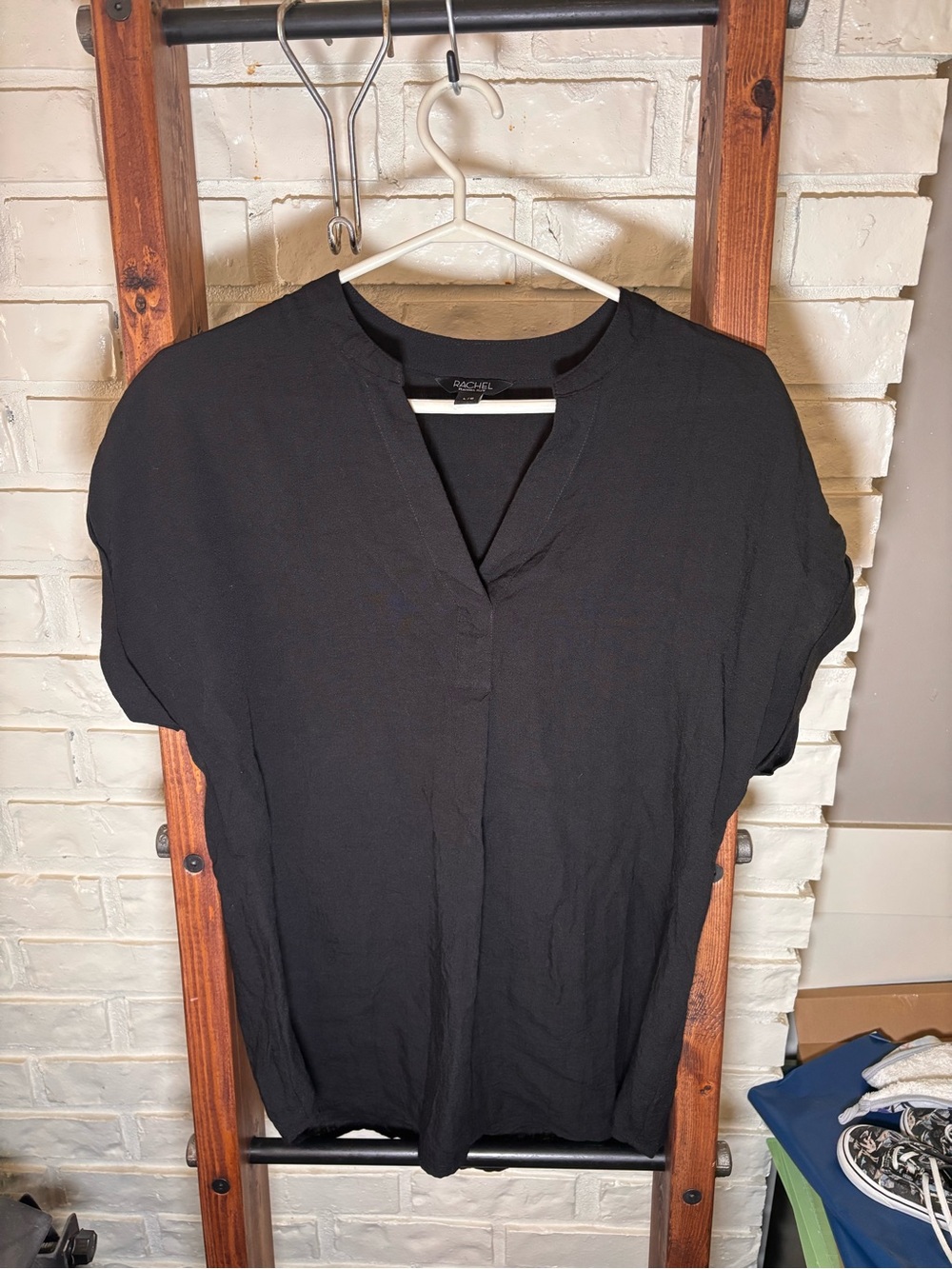 🌻 2/$25🌻 RACHEL | Rachel Roy Black Short-Sleeve V-Neck Blouse